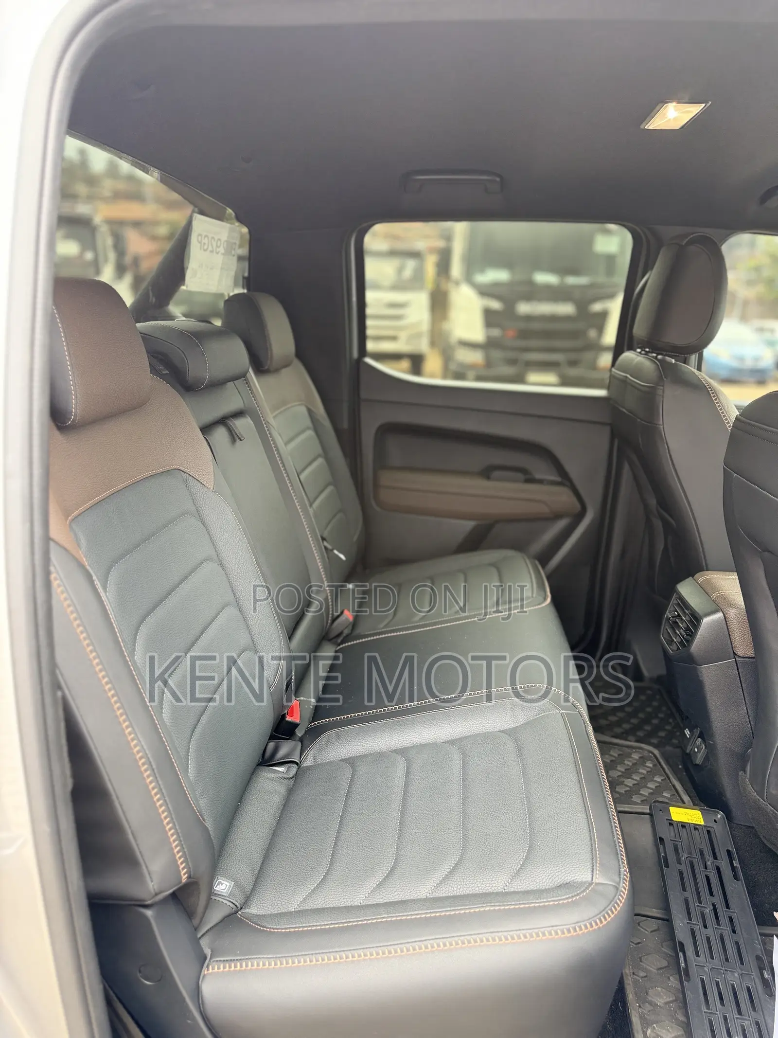 Volkswagen Amarok 2025 Gray