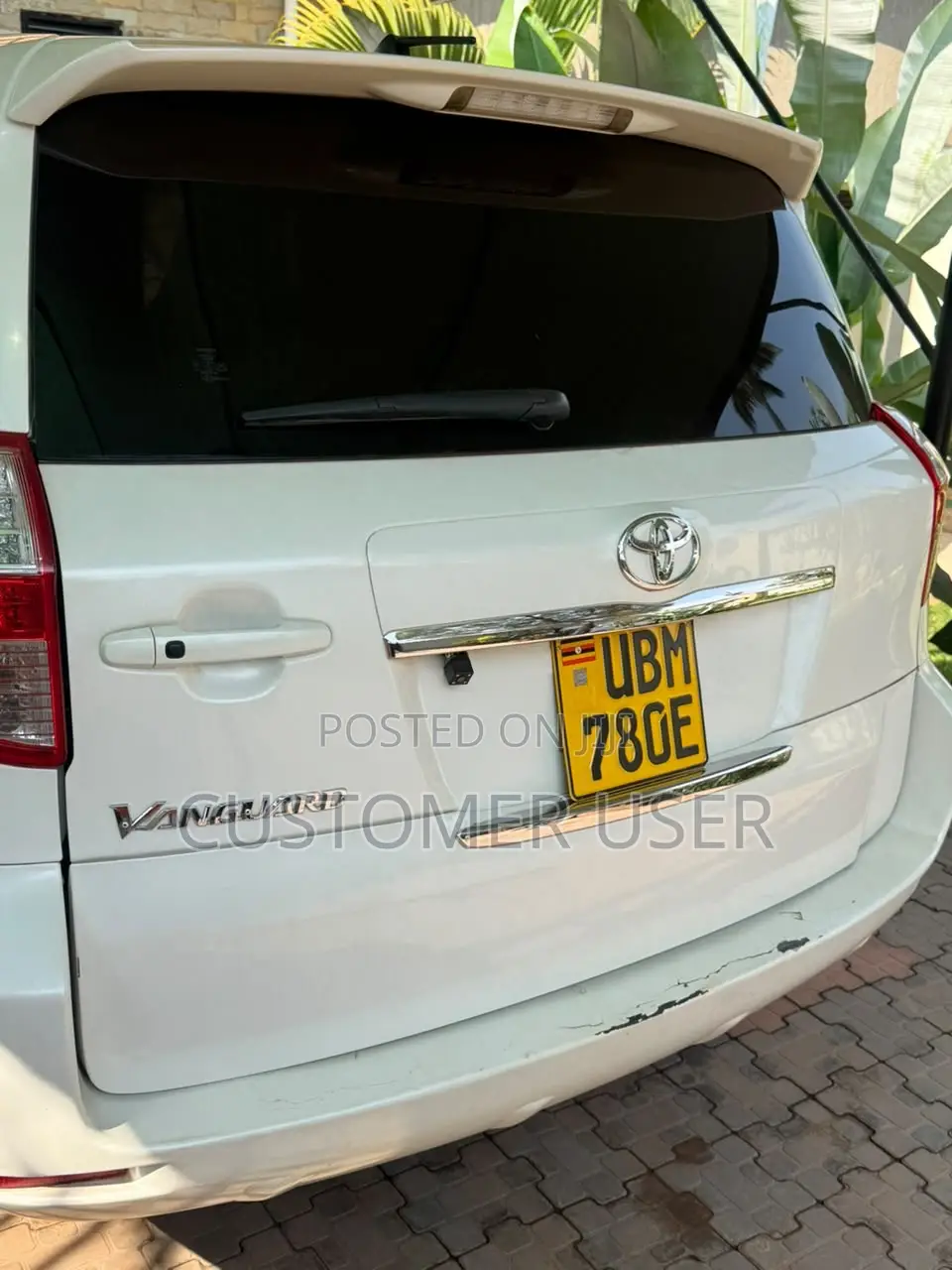 Toyota Vanguard 2010 White