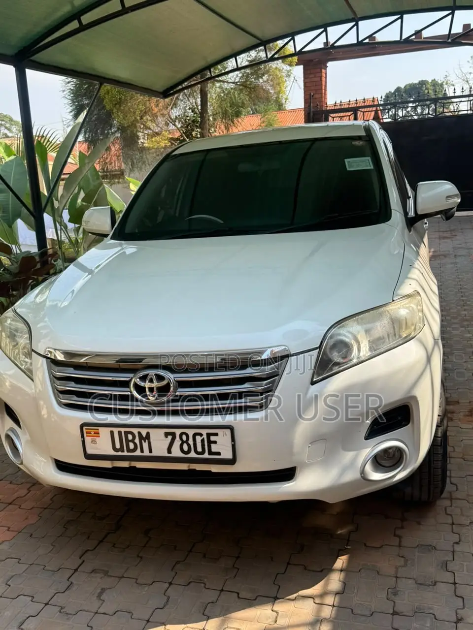 Toyota Vanguard 2010 White