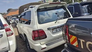 Toyota Land Cruiser 2003 White