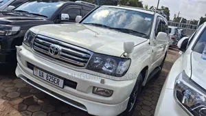 Toyota Land Cruiser 2003 White