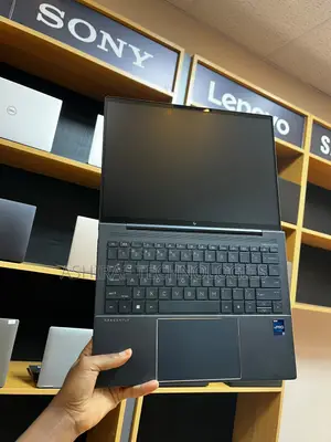 Laptop HP Dragonfly G4 16GB Intel Core i7 SSD 512GB