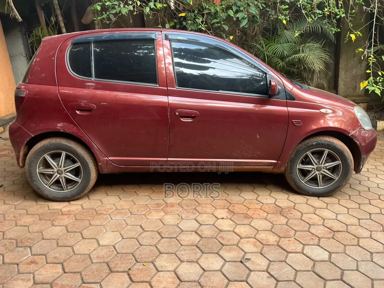 Toyota Vitz 2001 Red