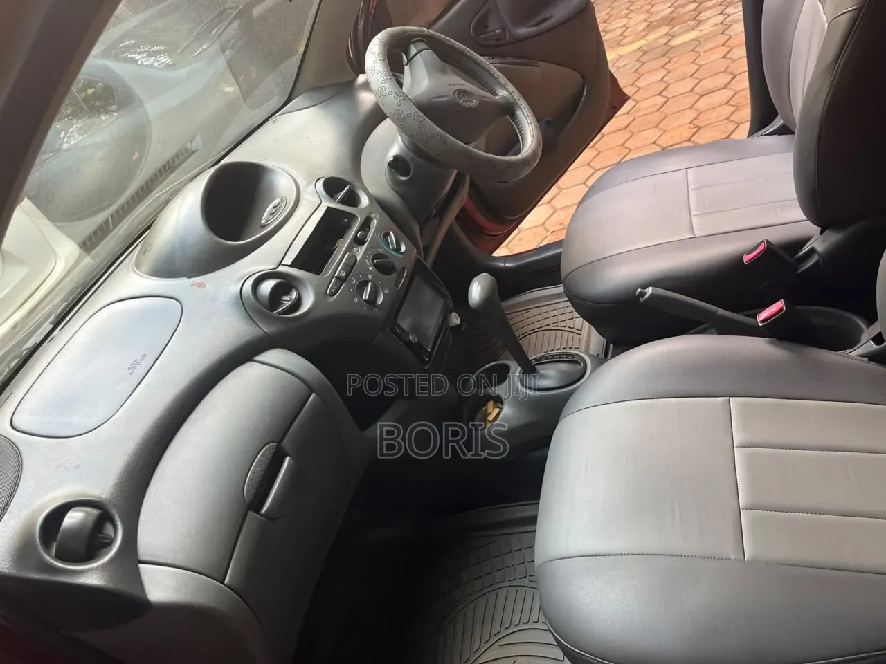 Toyota Vitz 2001 Red