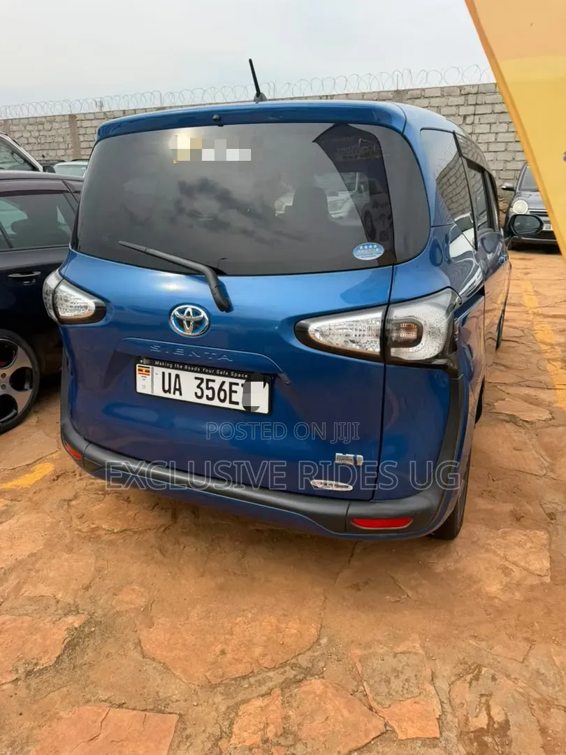 Toyota Sienta 2016 Blue