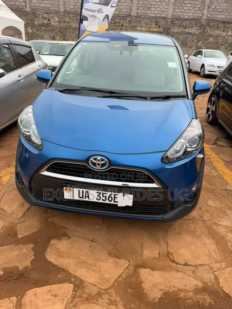 Toyota Sienta 2016 Blue