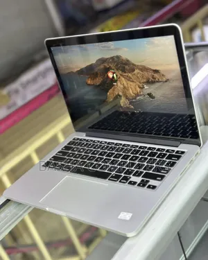 New Laptop Apple MacBook 2015 8GB Intel Core i5 SSD 256GB