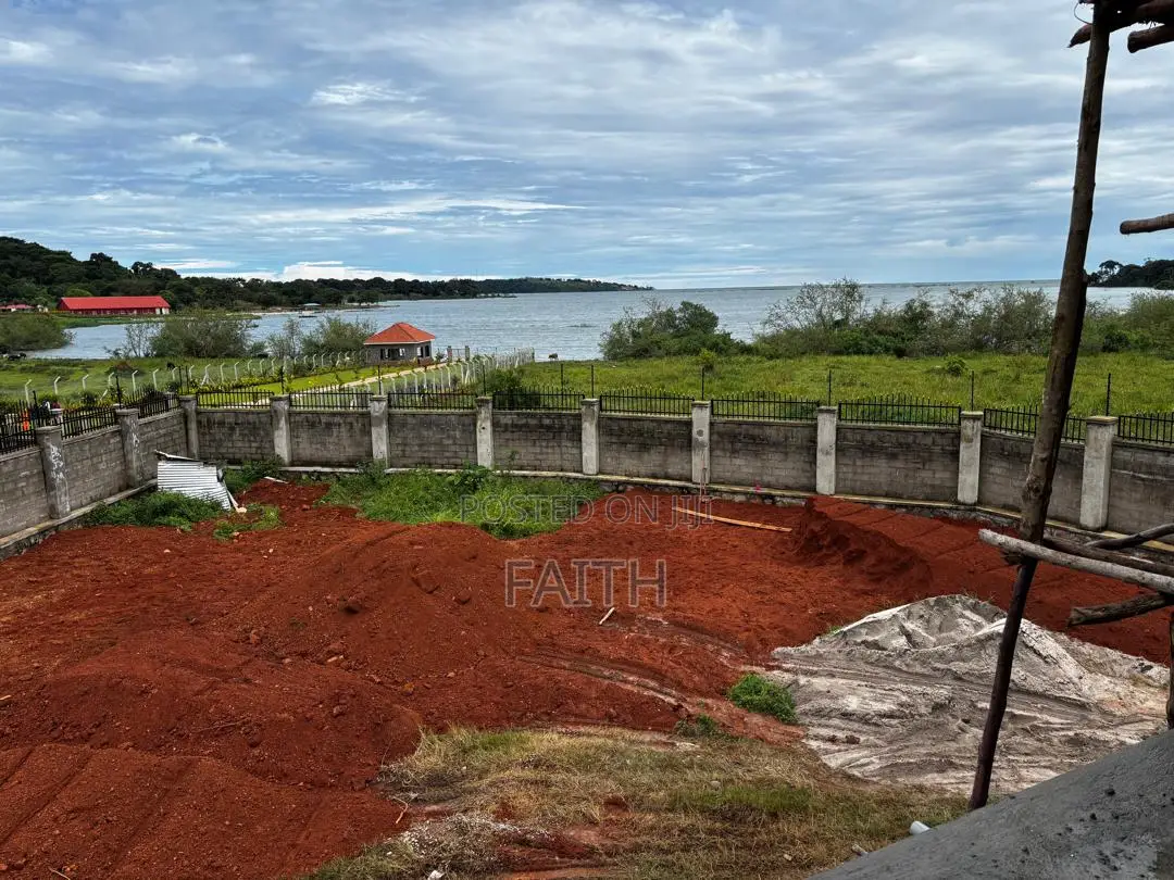 5bdrm Villa in Garuga, Katabi for Sale