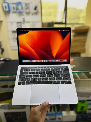 New Laptop Apple MacBook Pro 2017 8GB Intel Core i5 SSD 512GB
