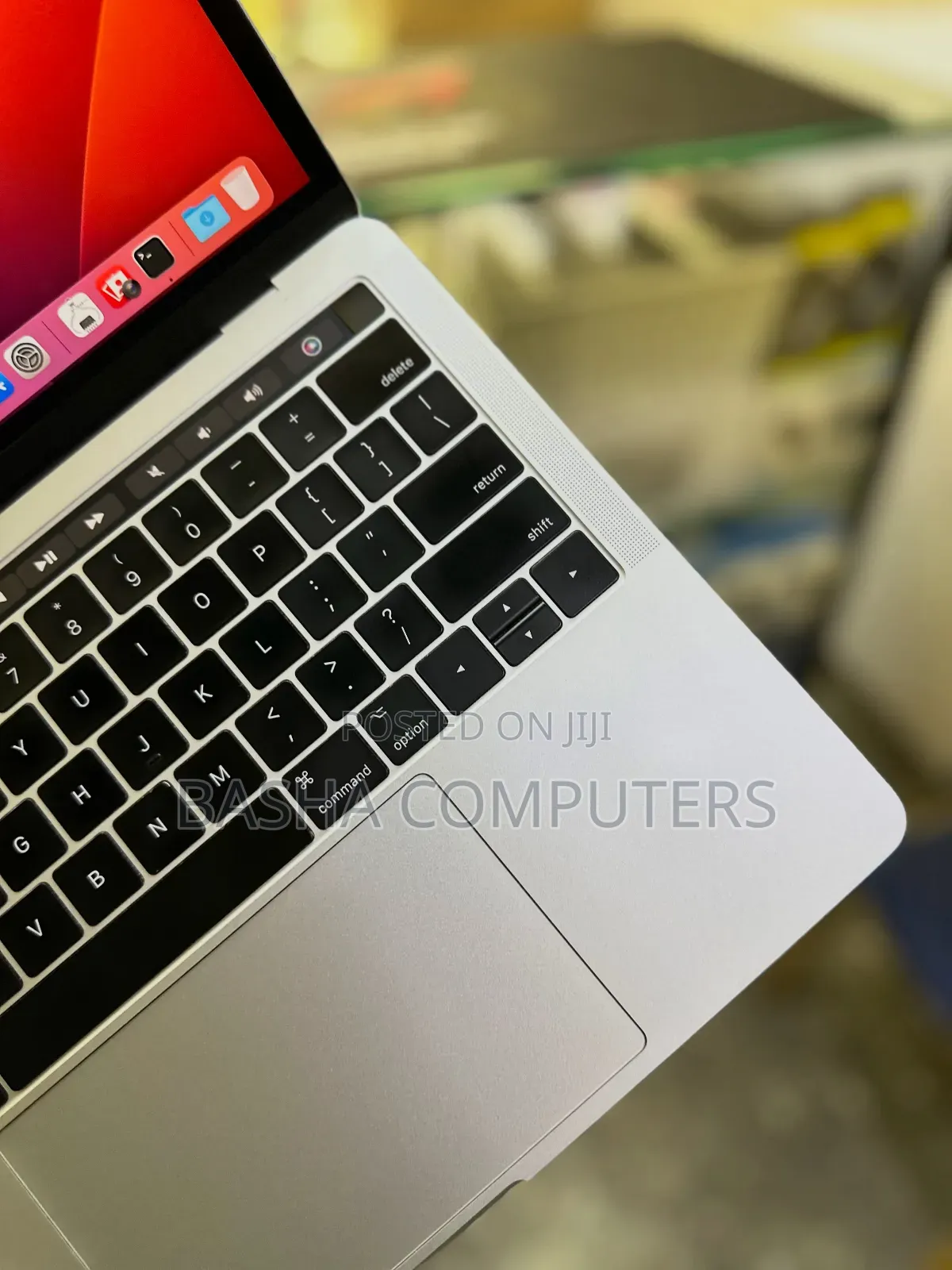 New Laptop Apple MacBook Pro 2017 8GB Intel Core i5 SSD 512GB