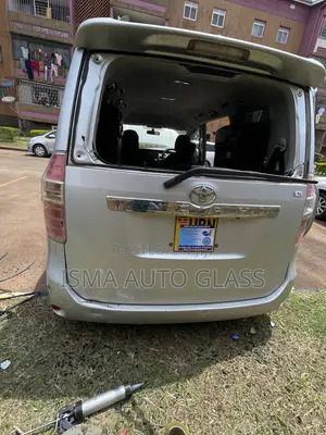 Noah 2008 Back Glass
