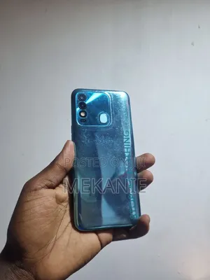 Tecno Spark 8 64 GB Blue