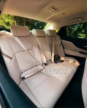 Toyota Crown Platinum 2023 Beige