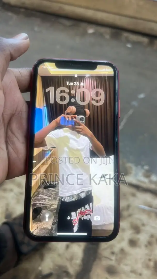 Apple iPhone 11 64 GB Red