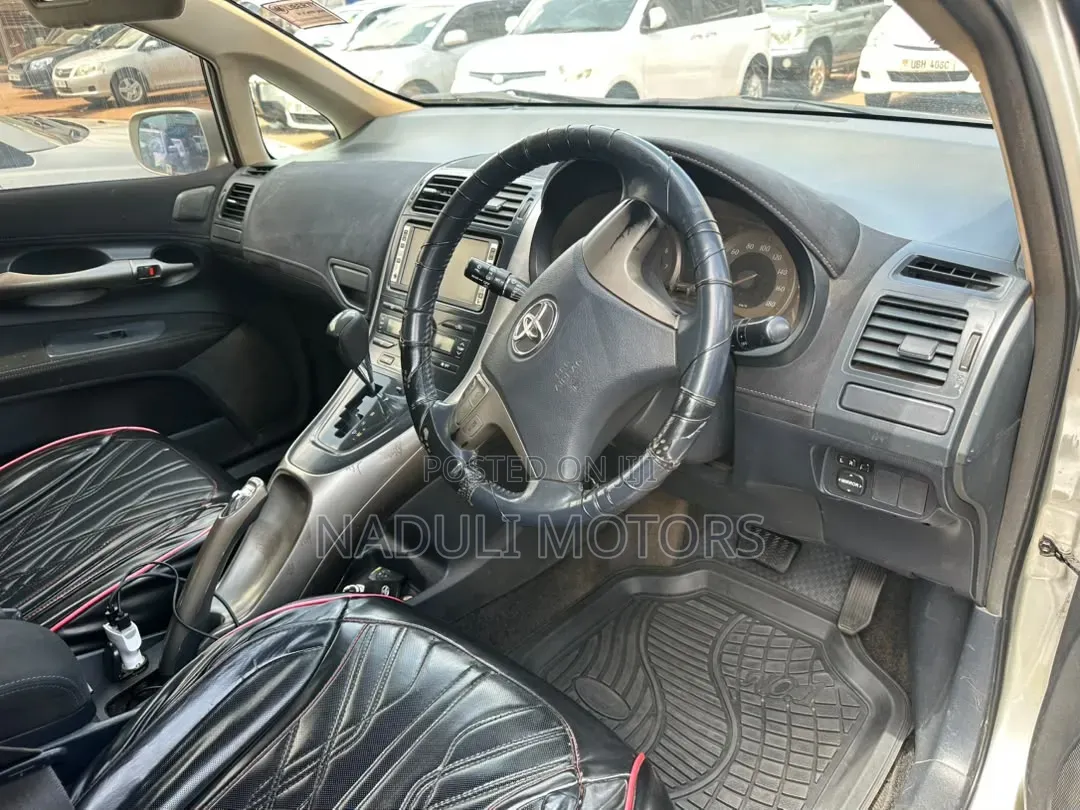 Toyota Blade 2008 Silver