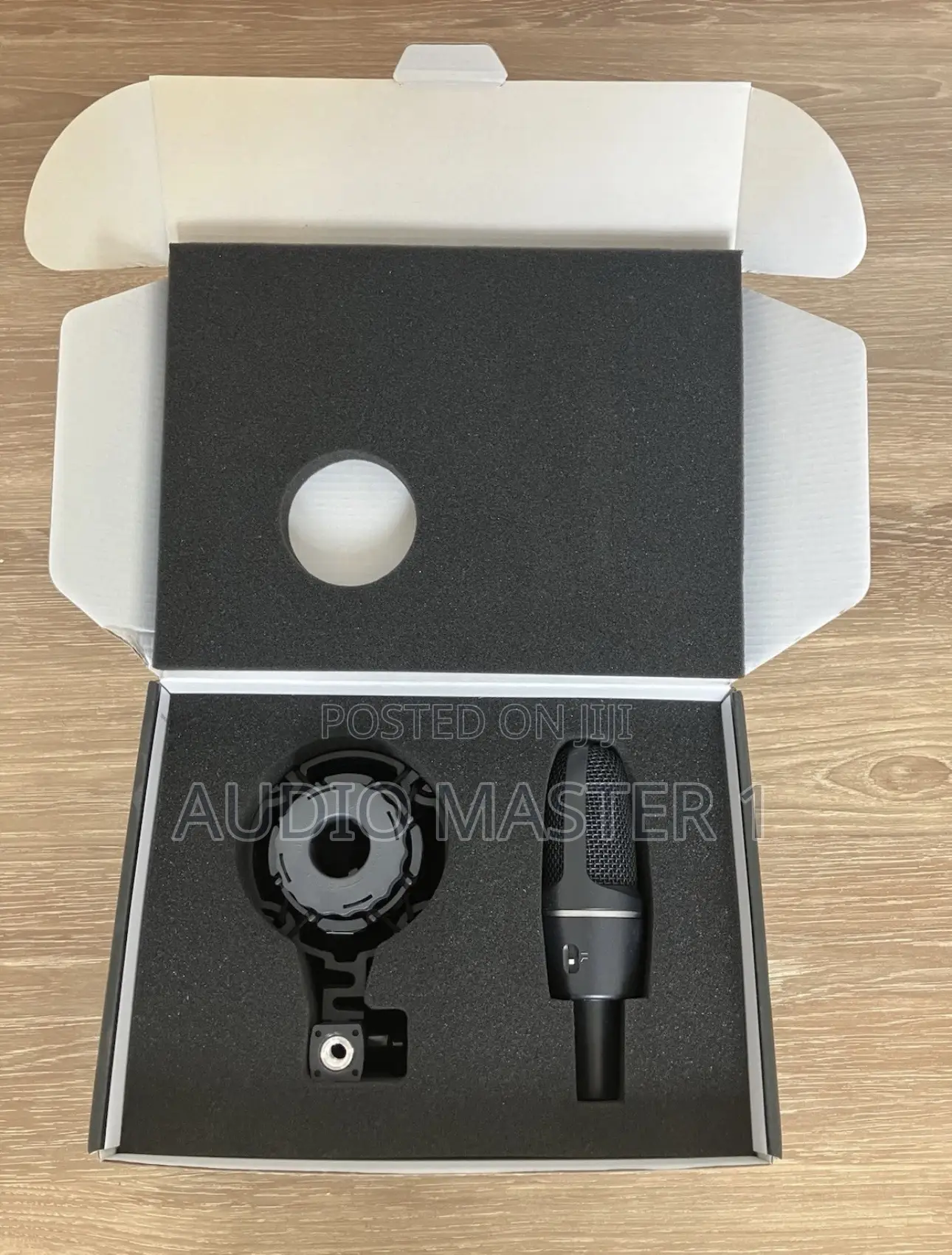 Akg C3000b Studio Microphone