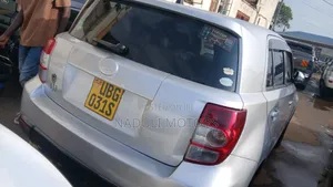 Toyota IST 2010 Silver