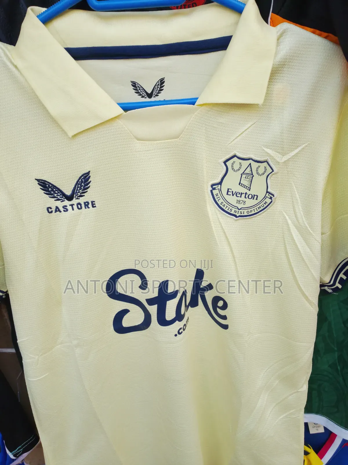 Everton Cream Color