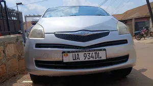 Toyota Ractis 2010 Silver