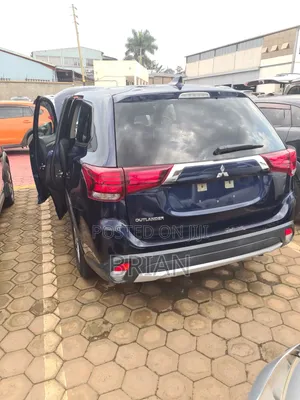 Mitsubishi Outlander 2017 Blue
