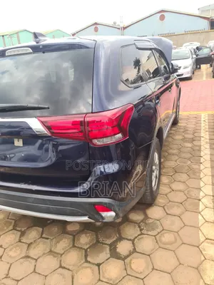 Mitsubishi Outlander 2017 Blue