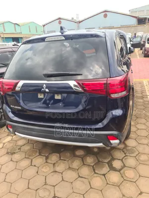 Mitsubishi Outlander 2017 Blue