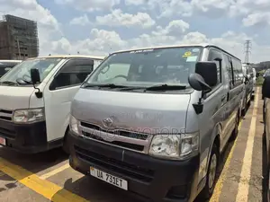 Toyota HiAce 2012 Silver