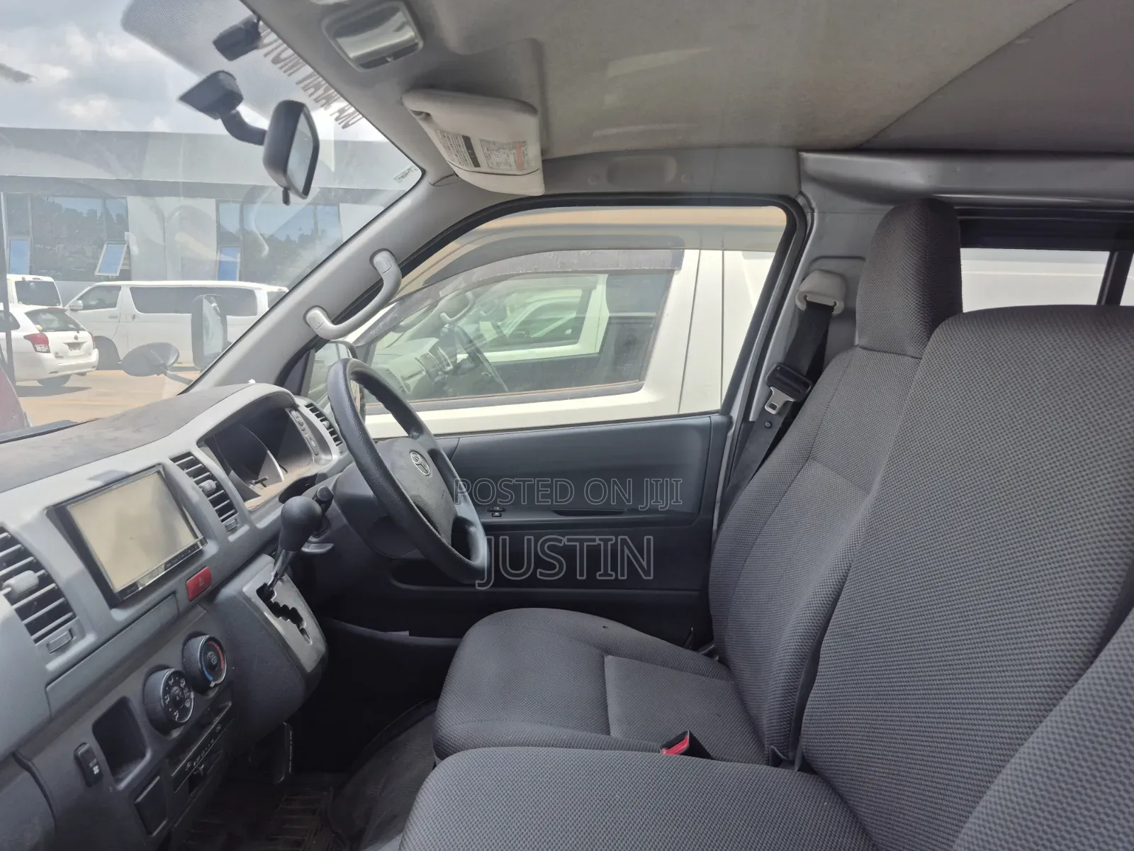Toyota HiAce 2012 Silver