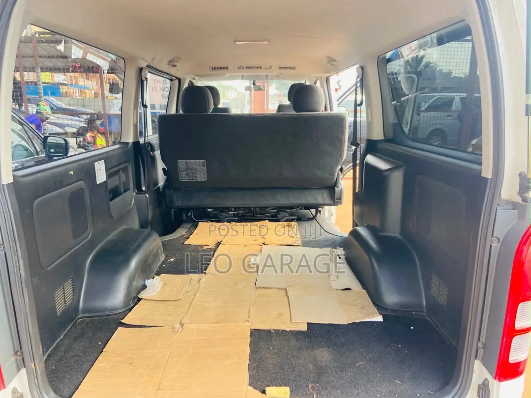 Toyota HiAce 2013 White