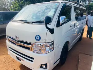 Toyota HiAce 2013 White