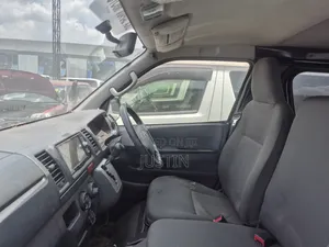 Toyota HiAce 2012 Black