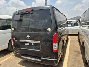 Toyota HiAce 2012 Black