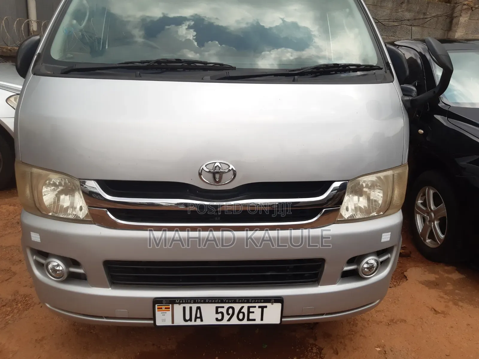 Toyota HiAce 2010 Silver