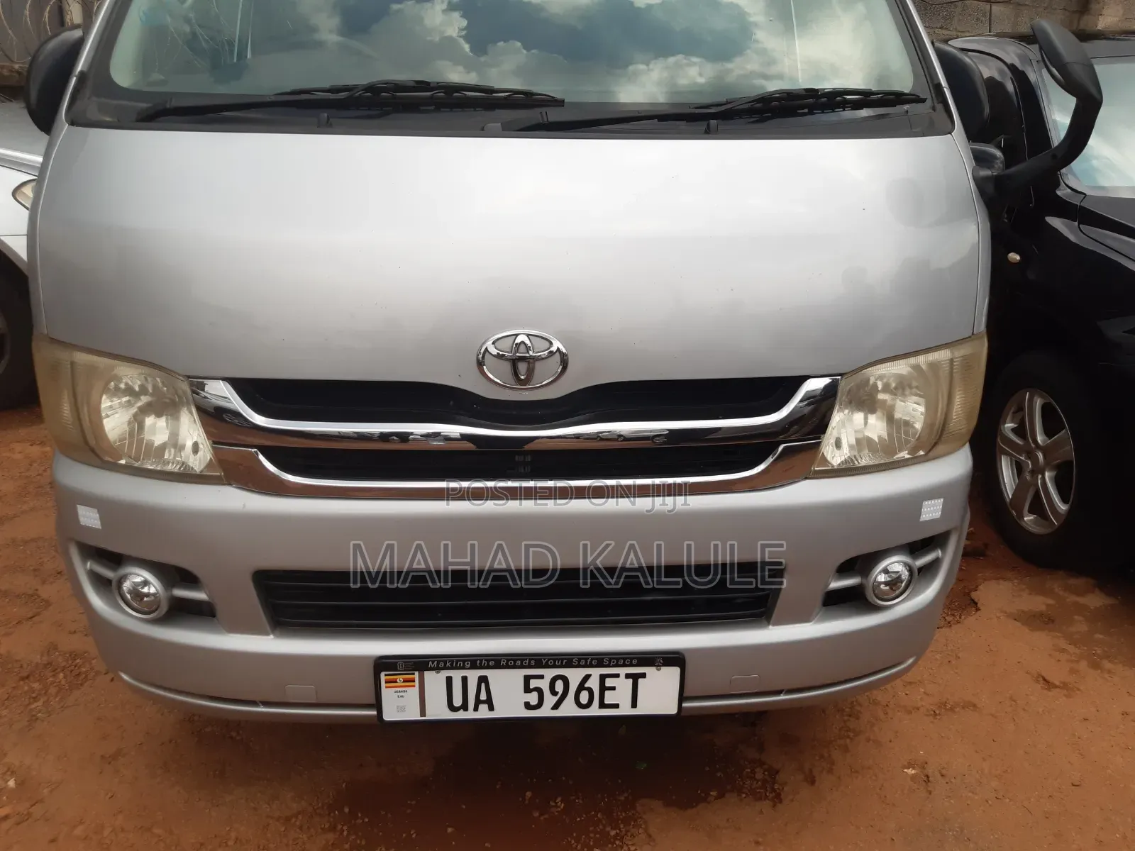 Toyota HiAce 2010 Silver