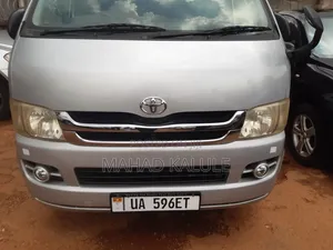Toyota HiAce 2010 Silver