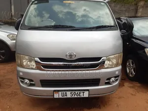 Toyota HiAce 2010 Silver