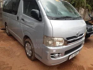 Toyota HiAce 2010 Silver