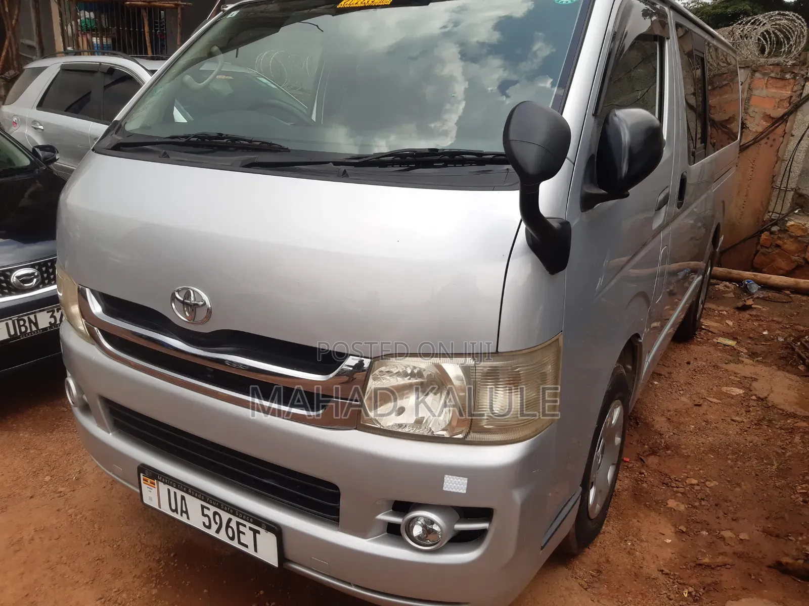 Toyota HiAce 2010 Silver