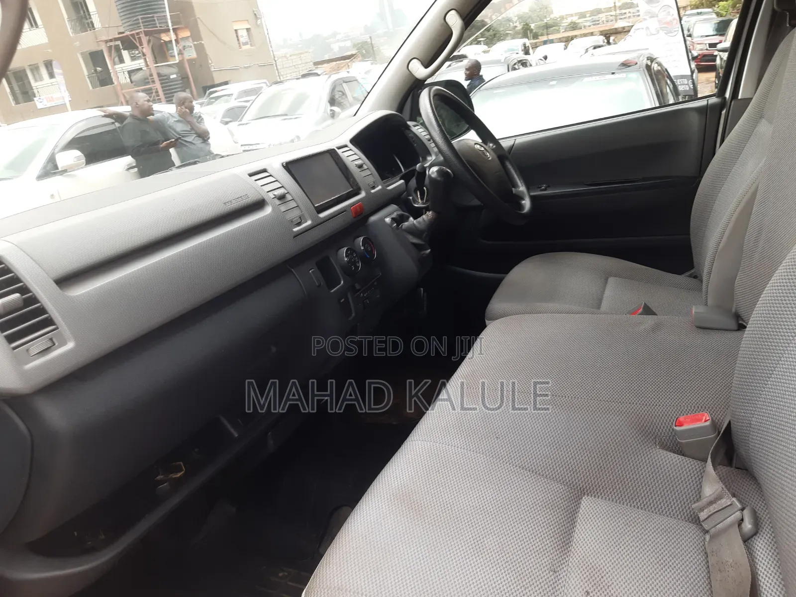Toyota HiAce 2010 Silver