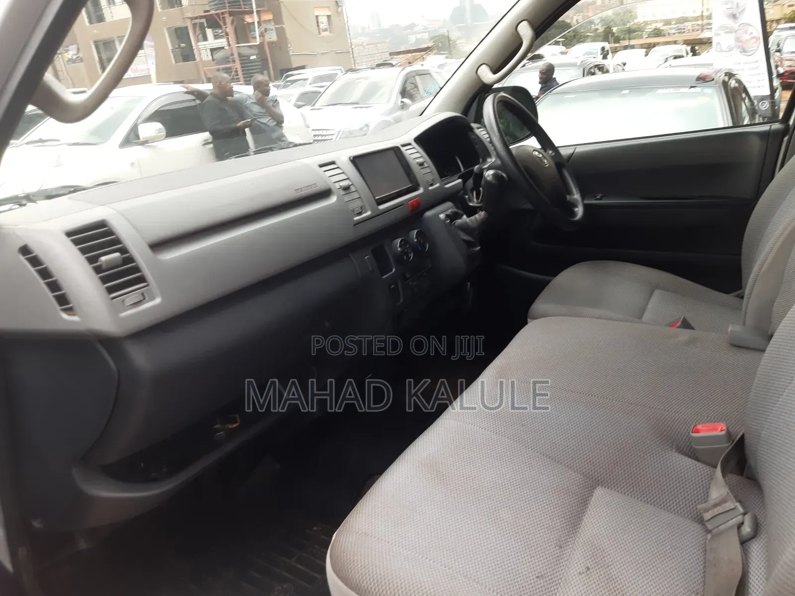 Toyota HiAce 2010 Silver