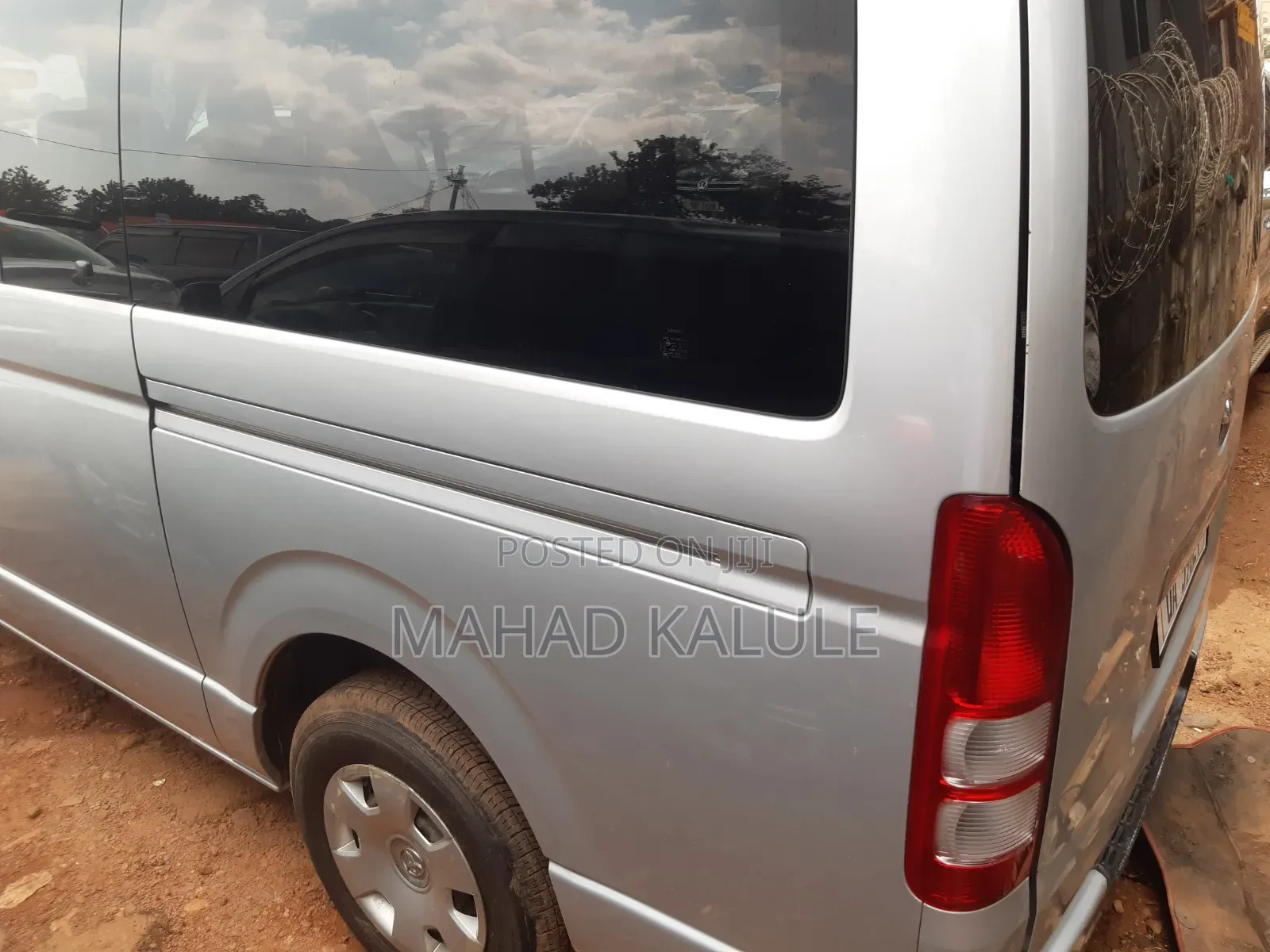 Toyota HiAce 2010 Silver