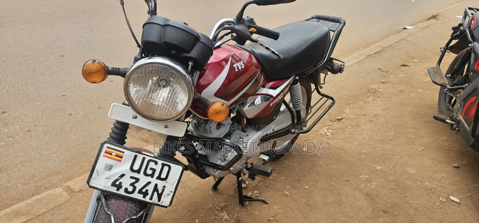 TVS HLX 125 2025 Red