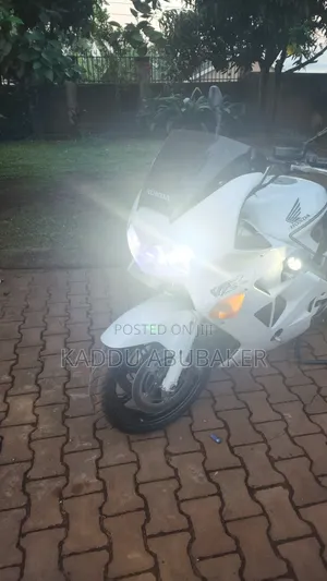 Honda VF 2003 White
