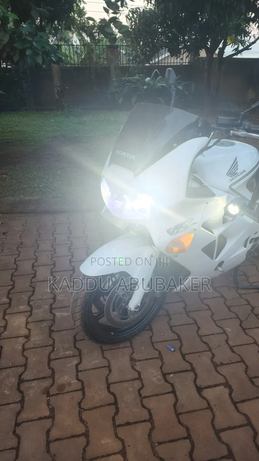 Honda VF 2003 White