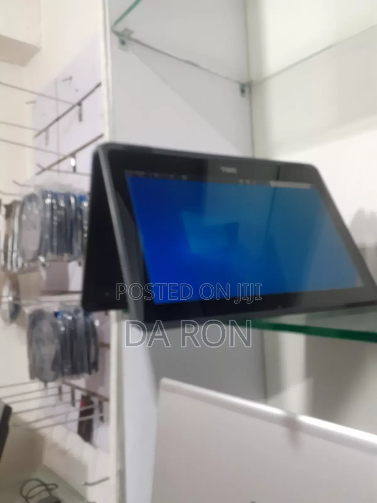 Laptop Dell Latitude 3190 2-in-1 4GB Intel Celeron SSD 128GB