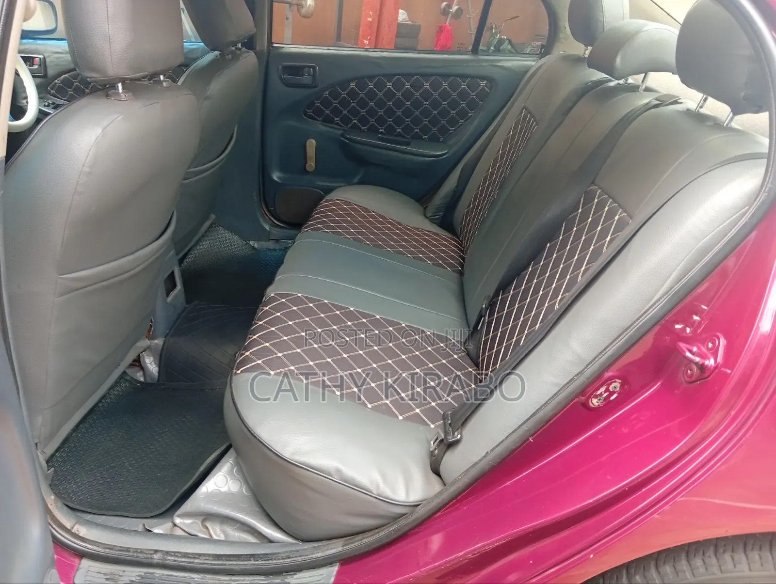 Toyota Avensis 1998 Red