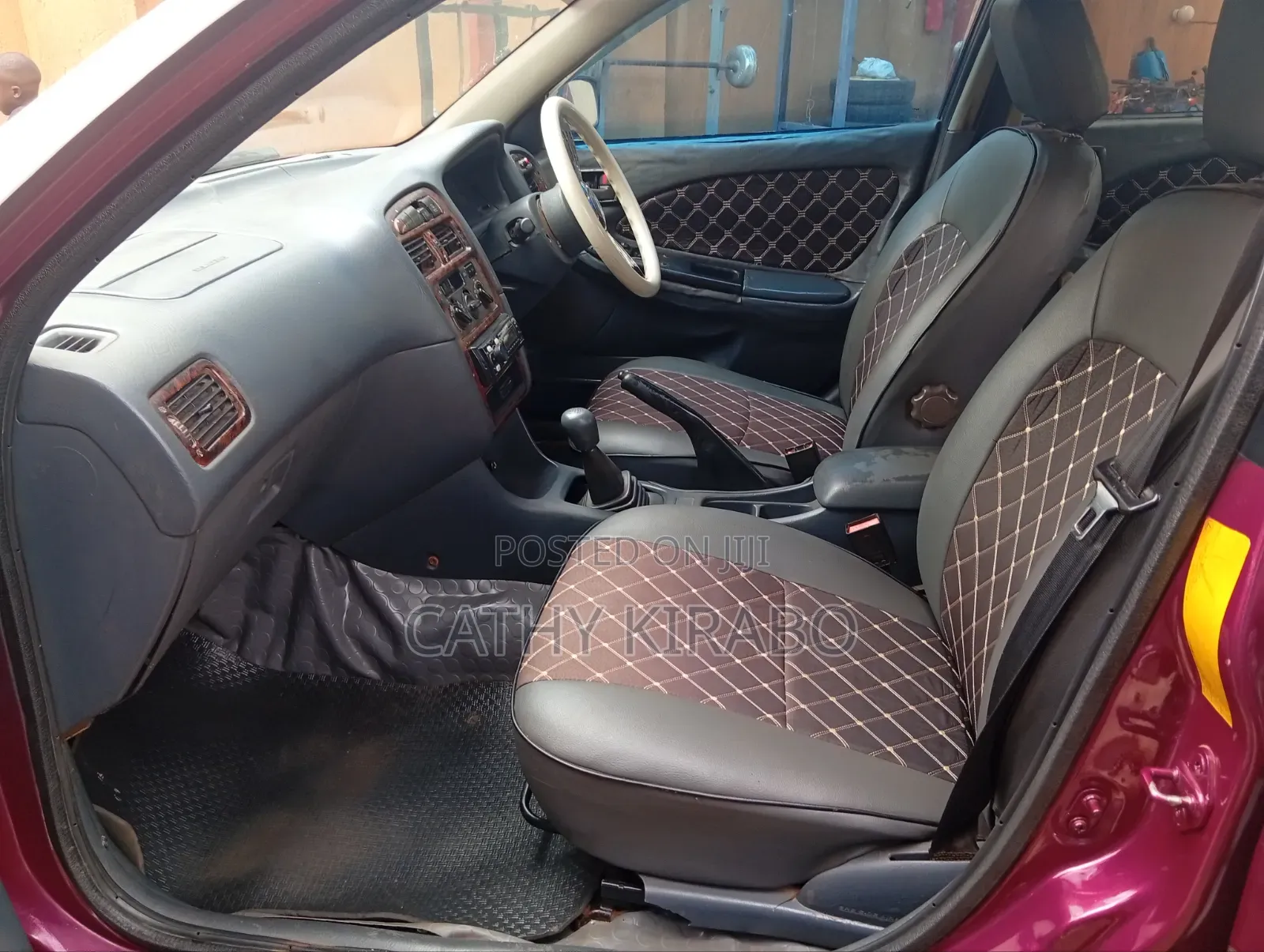 Toyota Avensis 1998 Red