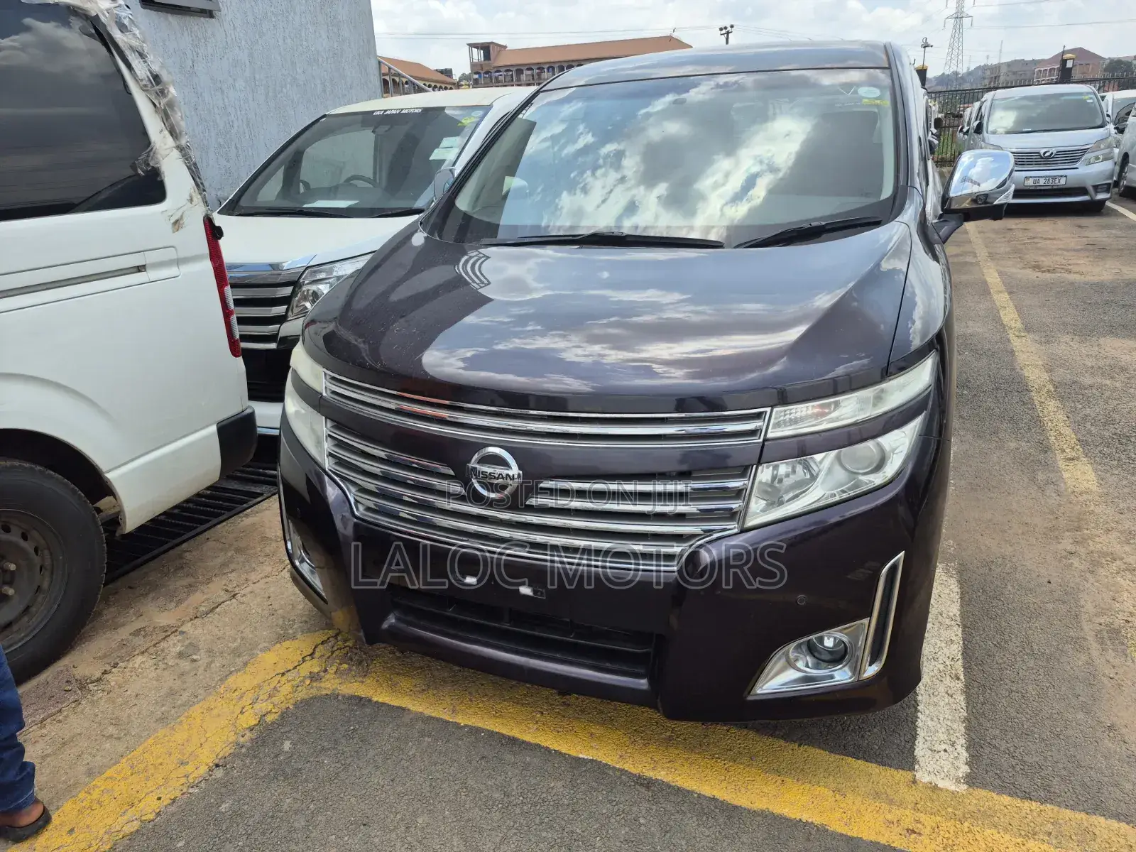 Nissan Elgrand 2013 Maroon