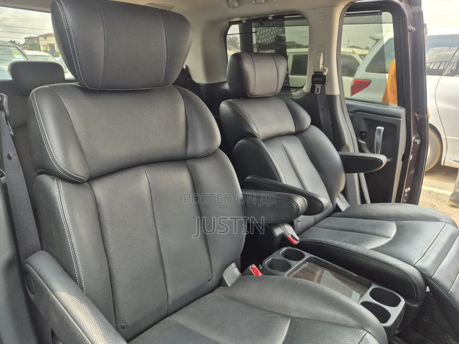 Nissan Elgrand 2013 Maroon