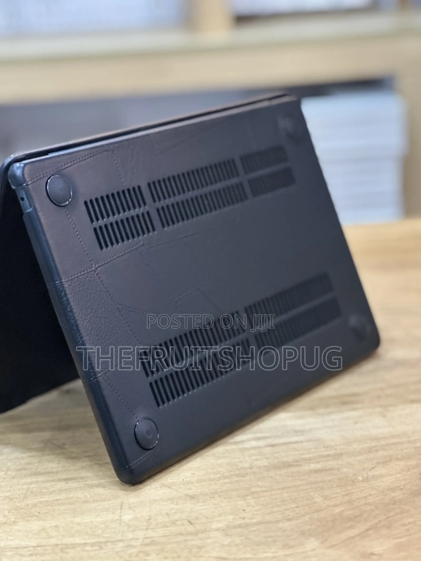MacBook Air 13.6” Leather Protective Case – M2 / M3 / M4 / M5